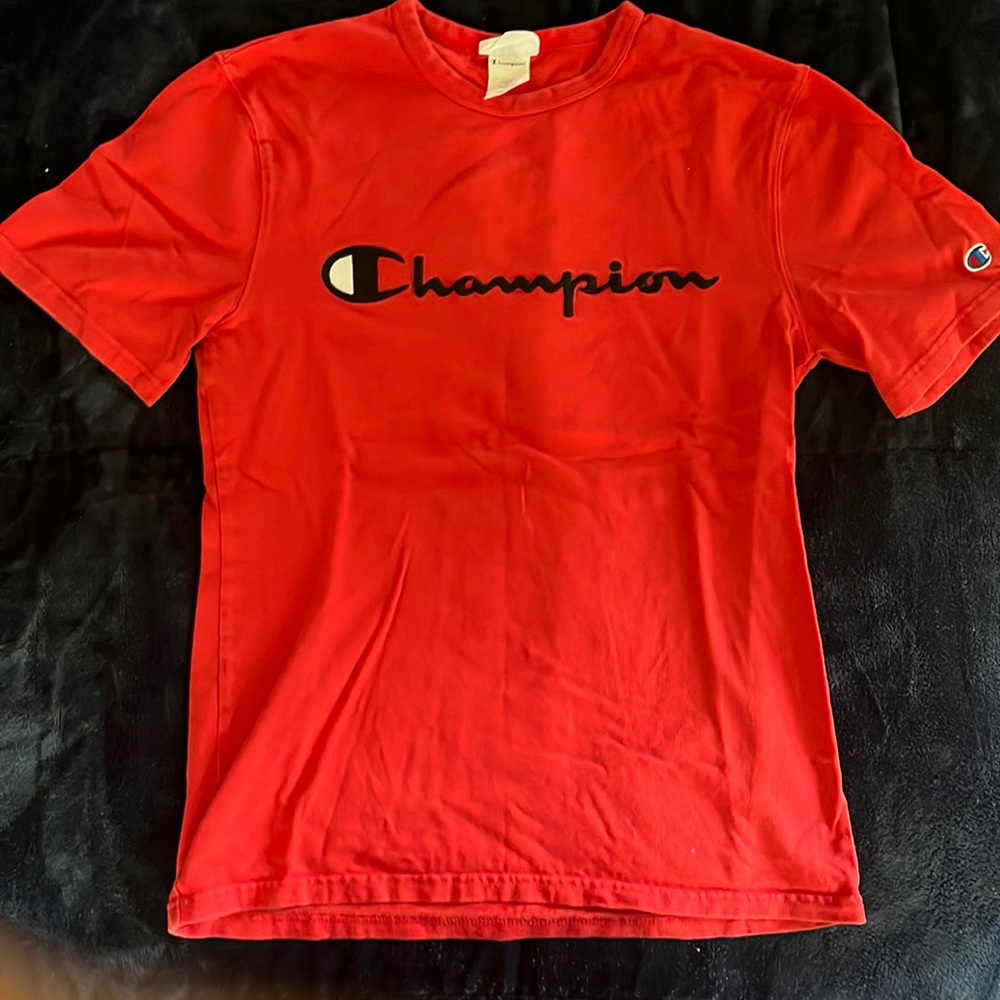 Red embroidered champion logo t shirt